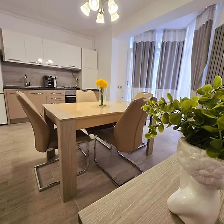 Sea View Gorgeous - Azizi 5 M Deplaja *