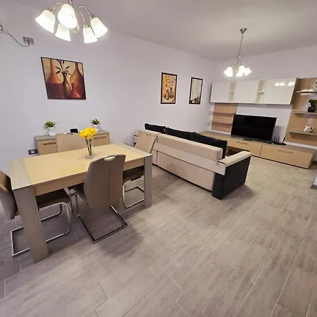 Sea View Gorgeous - Azizi 5 M Deplaja Apartment Navodari