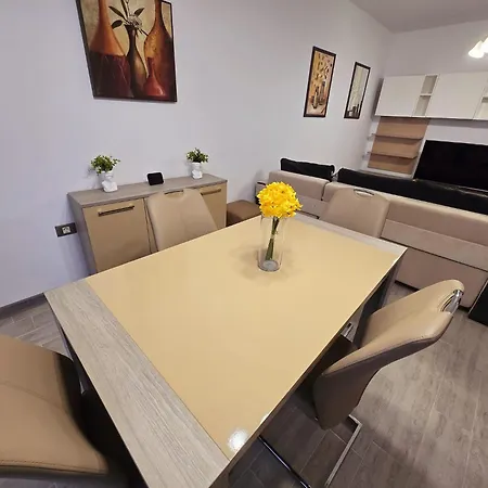 Sea View Gorgeous - Azizi 5 M Deplaja Apartment Navodari