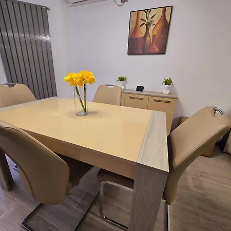 Apartment Sea View Gorgeous - Azizi 5 M Deplaja