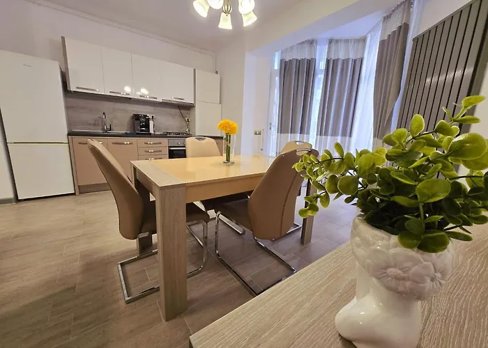 Sea View Gorgeous - Azizi 5 M Deplaja *