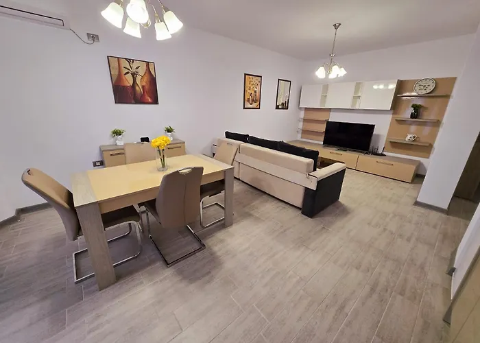 Sea View Gorgeous - Azizi 5 M Deplaja Apartment Navodari