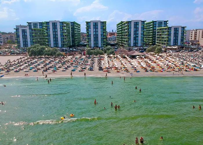 Apartment Sea View Gorgeous - Azizi 5 M Deplaja *