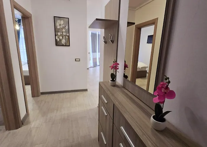 Sea View Gorgeous - Azizi 5 M Deplaja